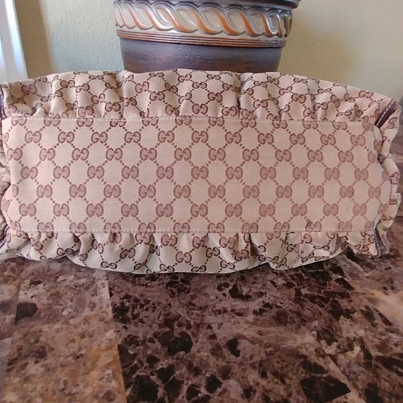 Gucci "D Ring" Abbey Bag - Picture 5 of 8